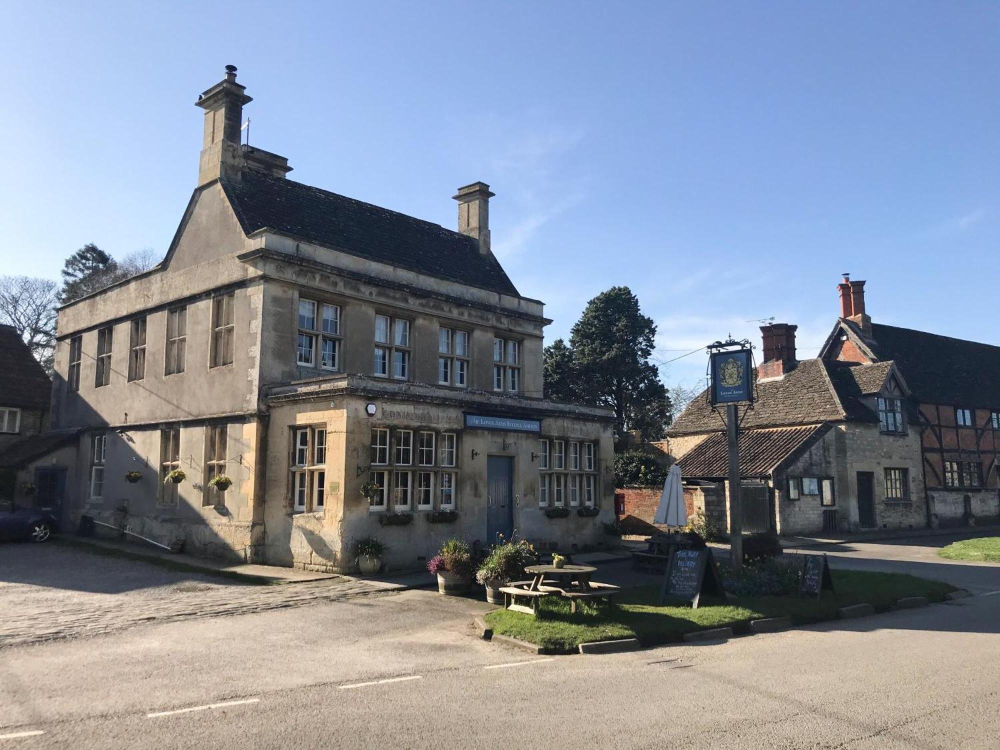 Tiptoe Steeple Ashton Exterior foto